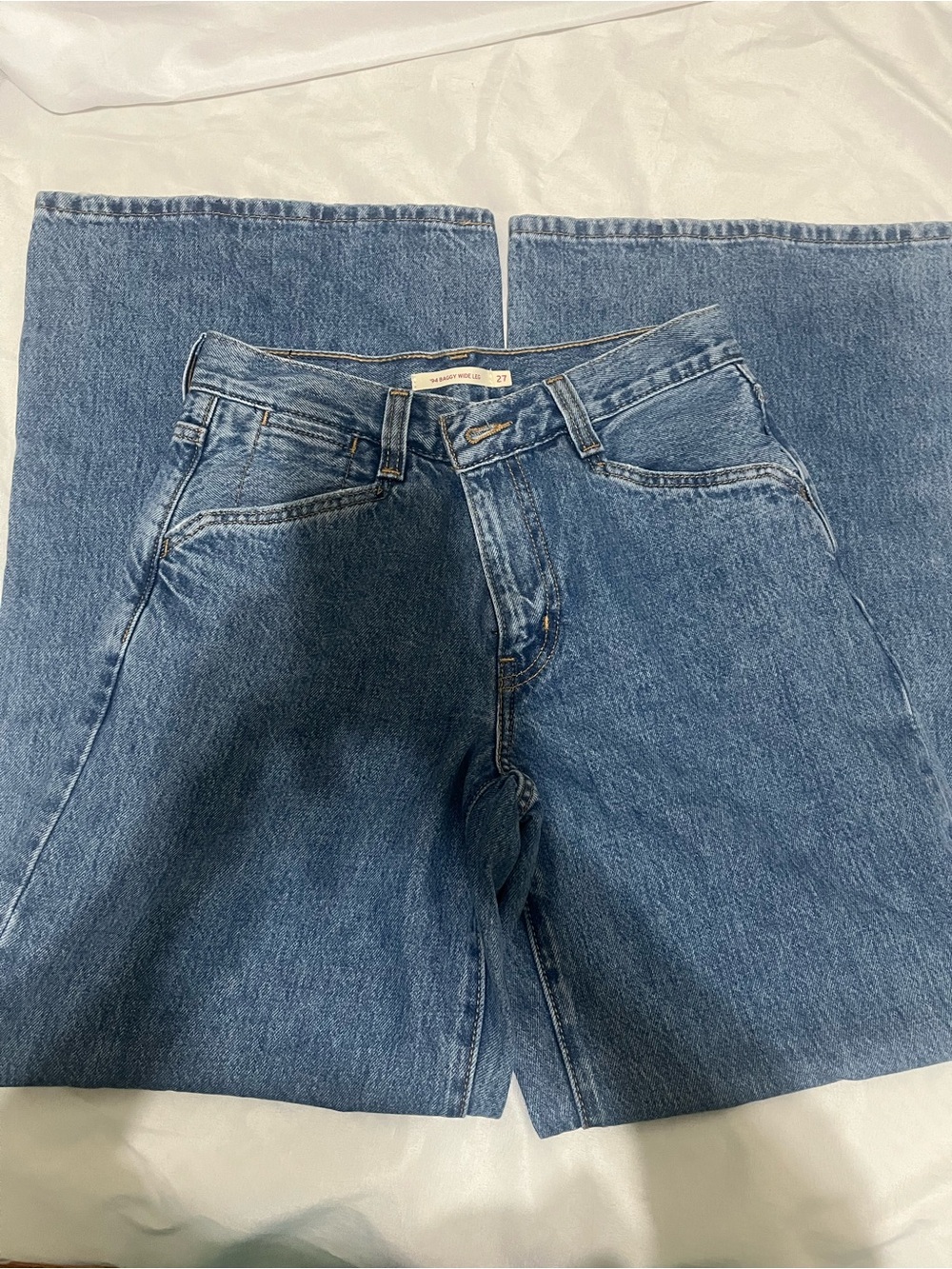 NWOT - Levi's '94 Baggy Wide-Leg Jeans - Size 27 - Medium Indigo Wash - Picture 11 of 12